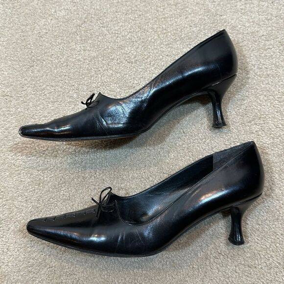 Stuart Weitzman Black Leather Kitten Heel Bow Vintage Pointed Toe Women 8.5B - Picture 3 of 12